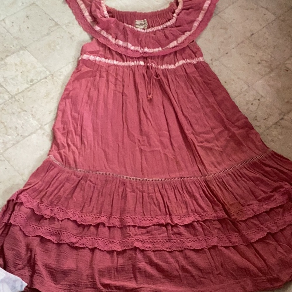 Young Edwardian empire waist muslin relaxed fit.